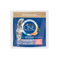 Purina ONE Croquettes pour Chat Stérilisé au Saumon et au Blé 1,5 kg