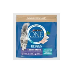 Purina ONE Croquettes pour Chat Stérilisé Sensible aux Poissons de mer 1,5 kg